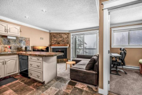 Winter Escape On Perfection - Ski In Out, Pool & Hot Tub